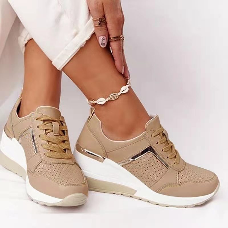 Damen Sportliche Sneakers mit atmungsaktiver Perforation und modischem Metallic-Akzent Stalluxe