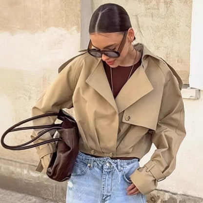 Damen kurz geschnittene Jacke mit großflächigem Revers und Bindeband Stalluxe