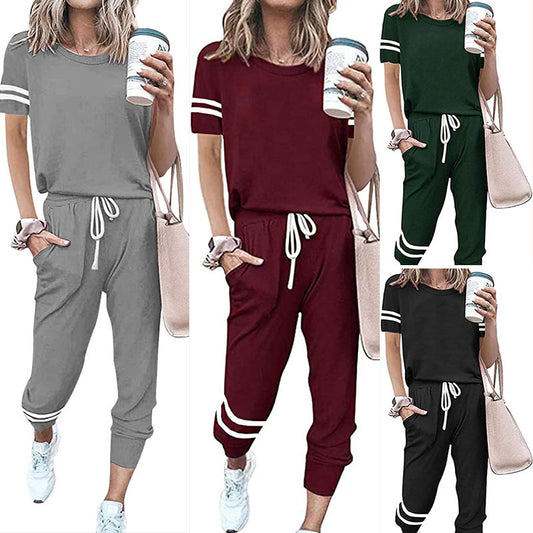 Damen Freizeitanzug mit stylishem Kontraststreifen Stalluxe