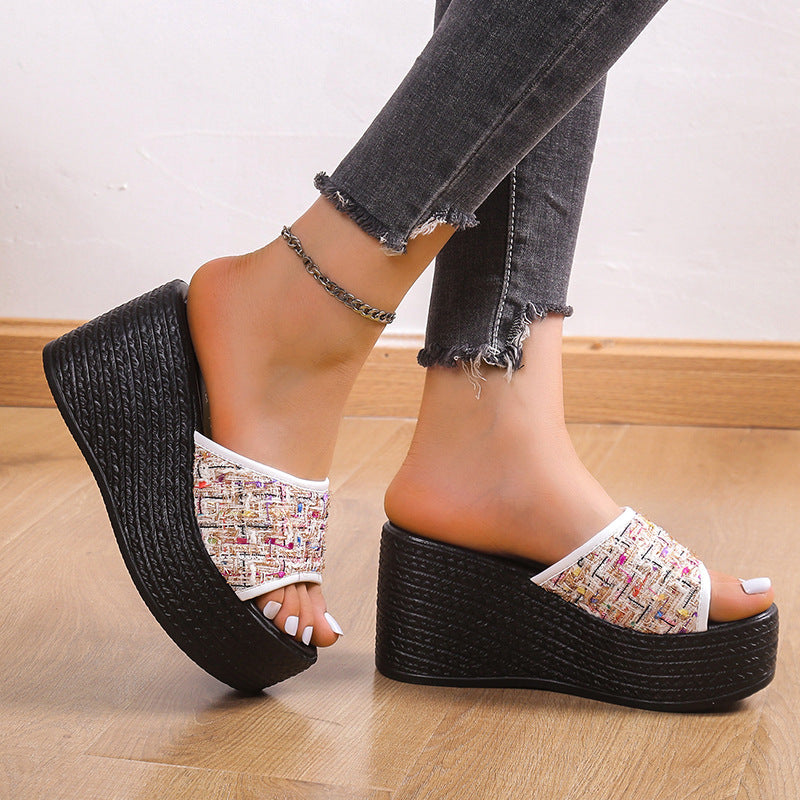 Damen Wedge-Pantoletten mit modernen Textilakzenten und rutschfester Plattform-Sohle Stalluxe