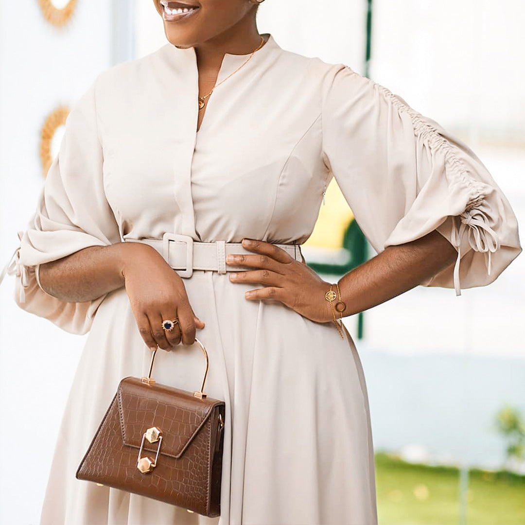 Damen Kleid mit tailliertem Gürtel und Rüschenärmeln Stalluxe