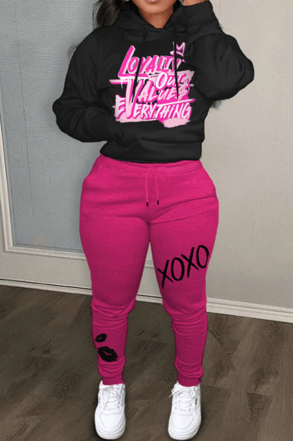 Damen Freizeit-Hoodie und Jogginghose Set mit einzigartigem Schriftzug und modernen Akzenten Stalluxe