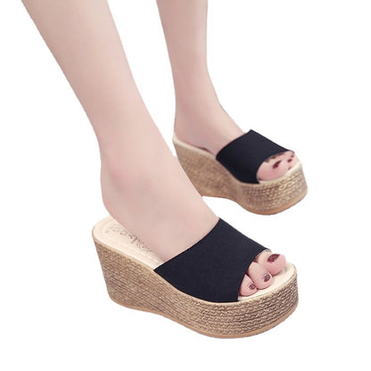 Damen Wedgesandalen mit modernem Riemendesign und komfortablem Fußbett Stalluxe