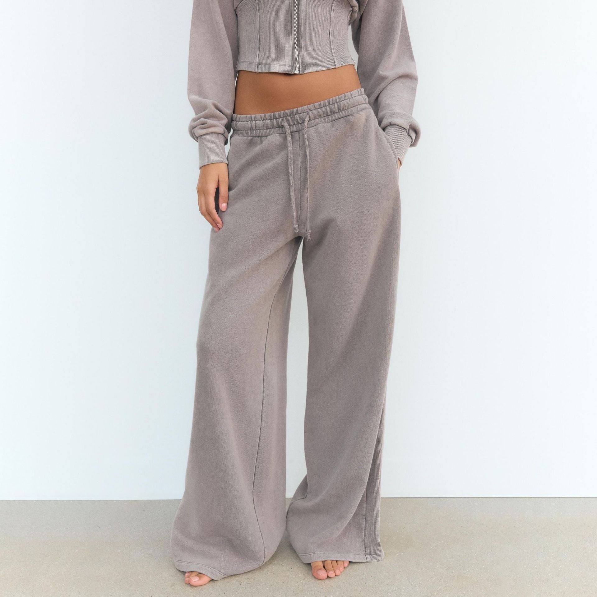 Damen modischer Zweiteiler mit cropped Hoodie und weiten Hosen Stalluxe