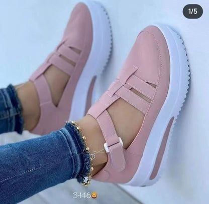 Damen Sportliche Slip-On Sneakers mit elastischen Trägern und rutschfester Sohle Stalluxe
