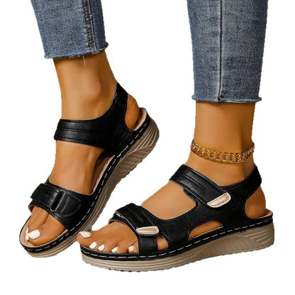 Damen modische Sandalen mit verstellbaren Riemen und gepolstertem Fußbett Stalluxe