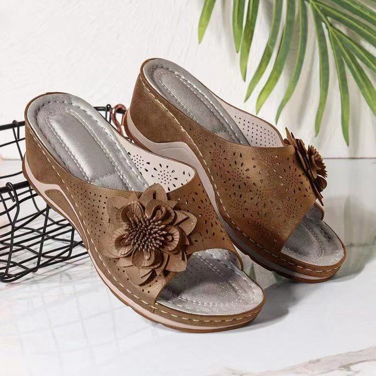 Damen modische Sandaletten mit floralen Details und komfortabler Sohle Stalluxe