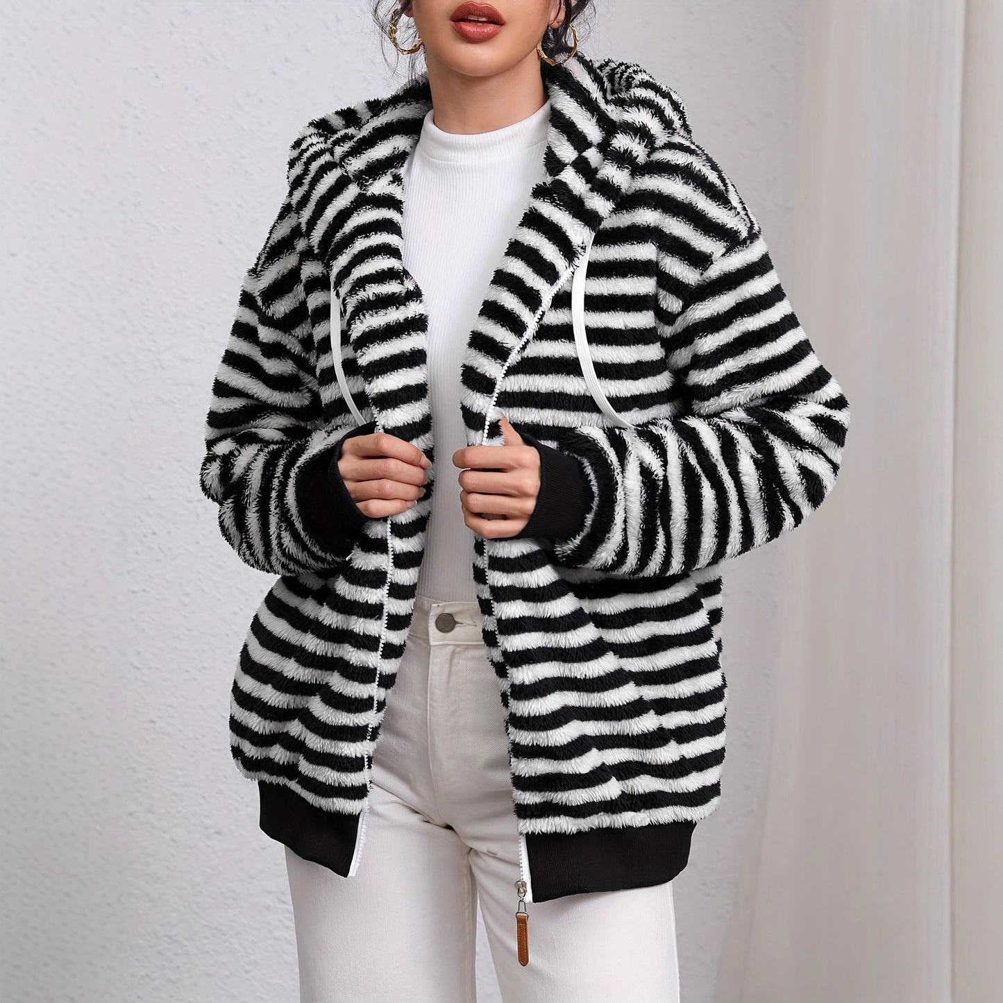 Damen kuschelige Kapuzenjacke mit gestreiftem Design und großer Tasche Stalluxe