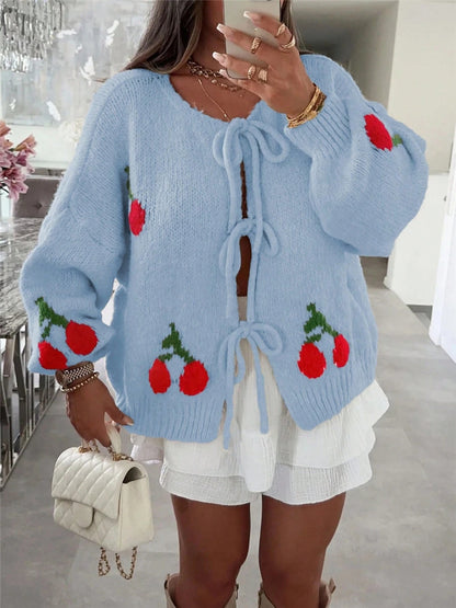 Damen Strickjacke mit verspieltem Kirschmotiv und dekorativen Schleifen Stalluxe