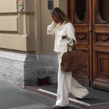 Damen gemütlicher Fleece-Jogginganzug mit eleganter Kapuze und praktischen Taschen Stalluxe