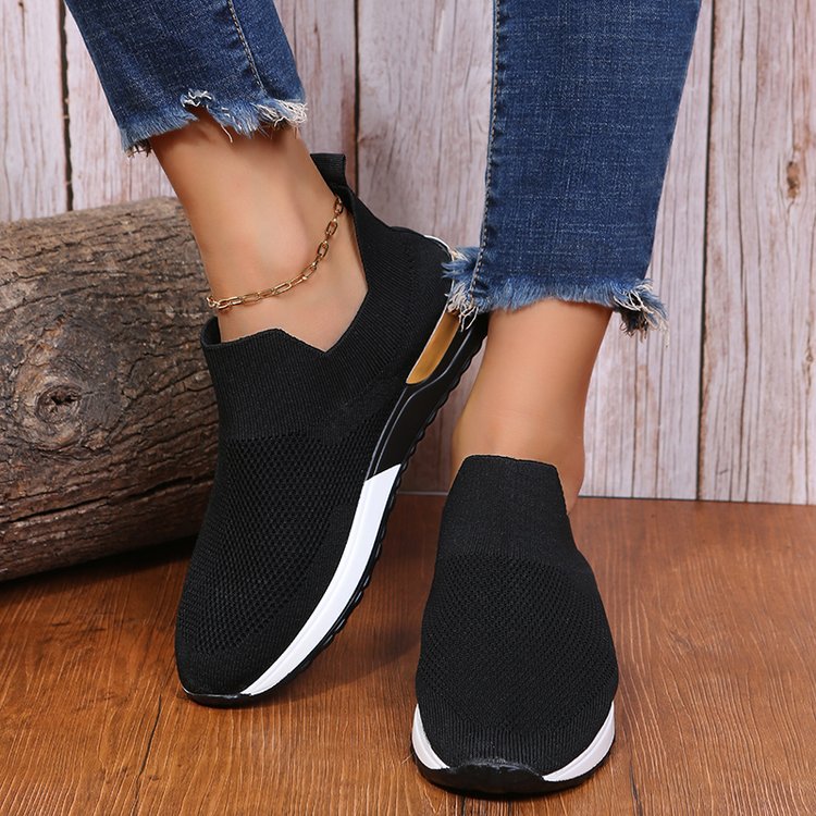 Damen Slip-On Sneakers mit atmungsaktivem Strick-Obermaterial und modischen Akzenten Stalluxe