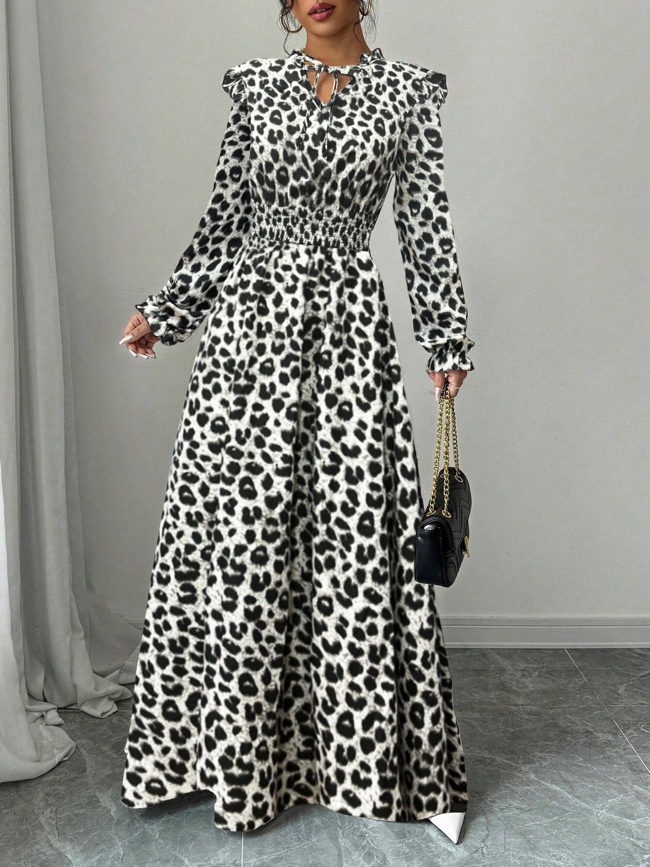 Damen Maxikleid mit schmeichelhaftem Schnitt und floralen Details Stalluxe