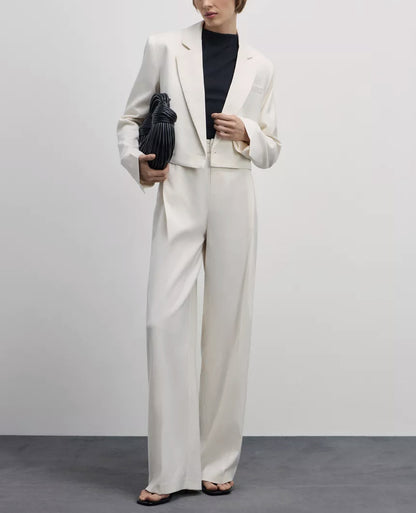Damen modernes Blazer-Hosen-Set mit cropped Schnitt und weitem Bein Stalluxe