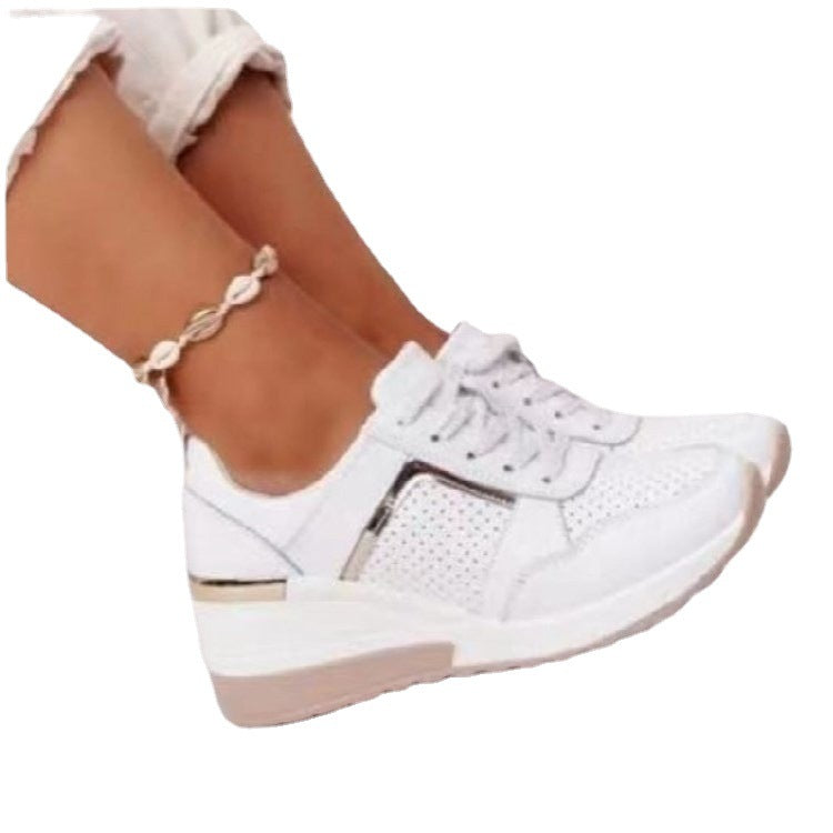 Damen Wedge-Sneaker mit atmungsaktiver Oberflächenstruktur und modischen Akzenten Stalluxe
