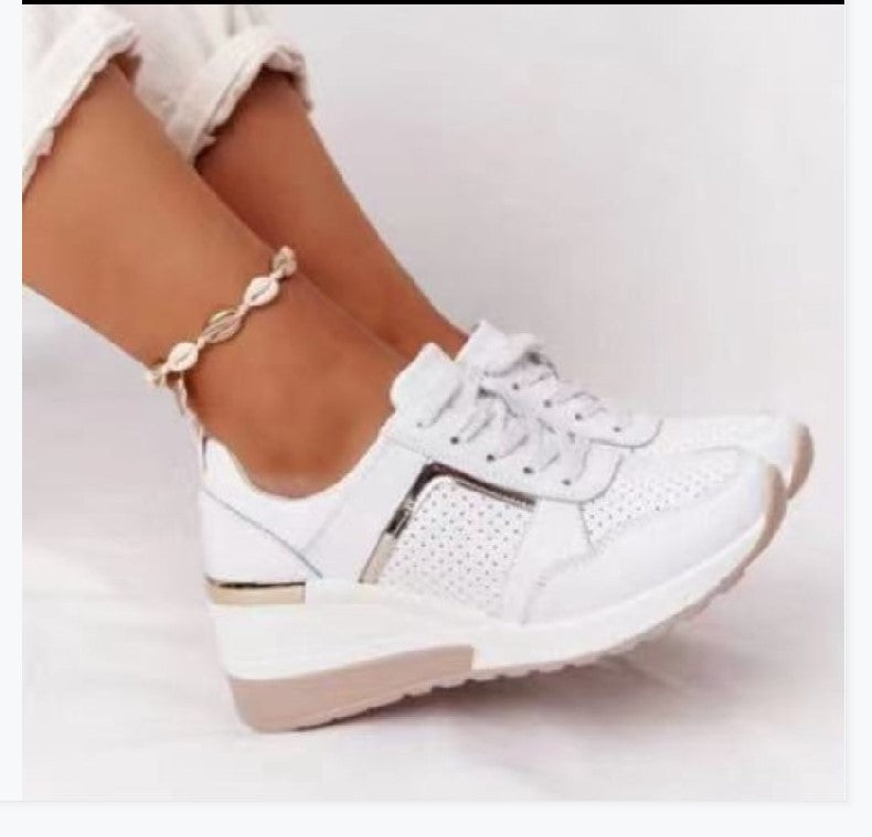 Damen Wedge-Sneaker mit atmungsaktiver Oberflächenstruktur und modischen Akzenten Stalluxe