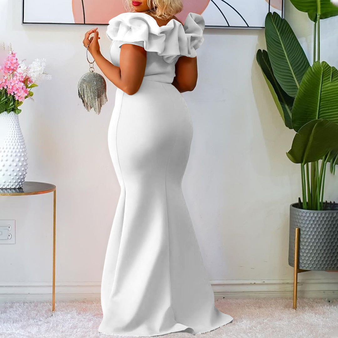 Damen Figurbetontes Abendkleid mit voluminösem Rüschenkragen Stalluxe