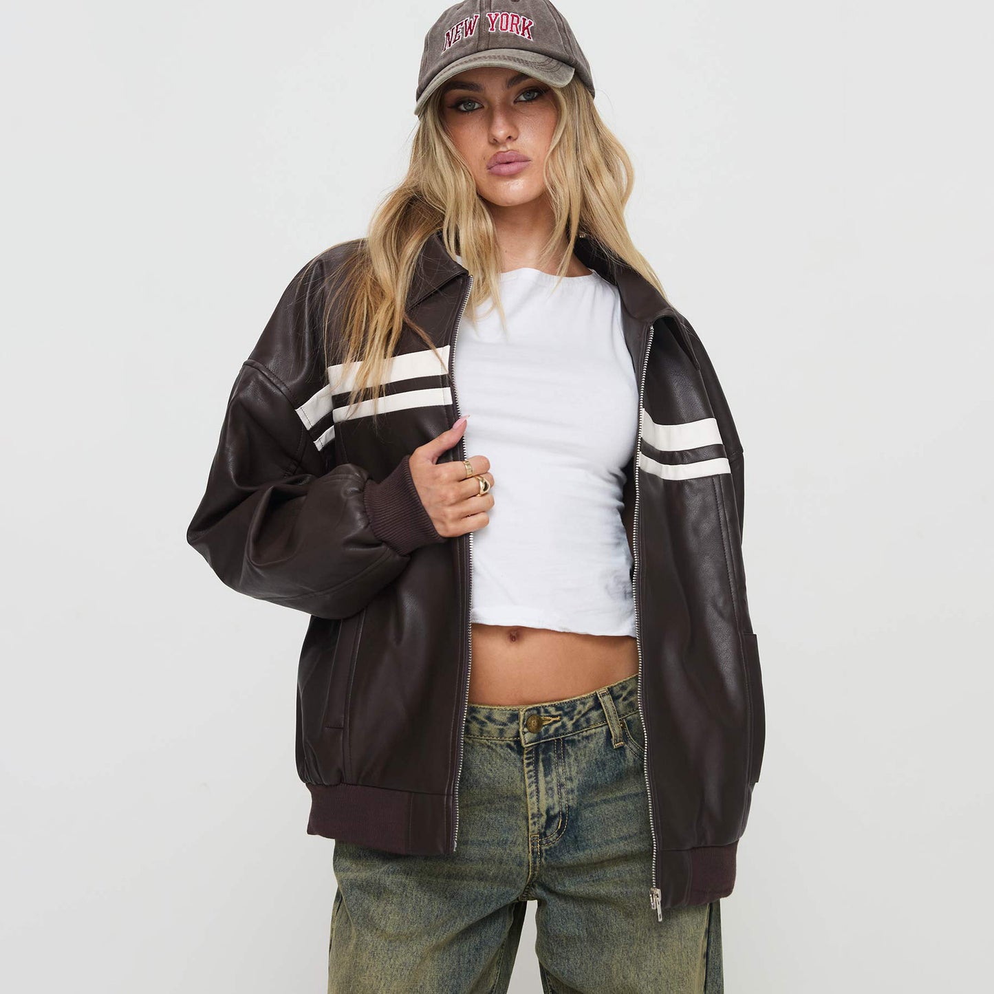 Damen modische Kunstlederjacke mit sportlichem Streifen-Design und lässigem Schnitt Stalluxe