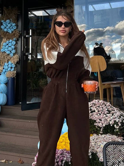 Damen sportlicher Zweiteiler mit kontrastierenden Farben und praktischen Taschen Stalluxe