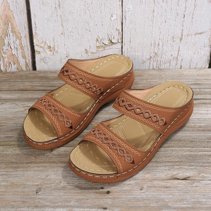 Damen Komfortable Clogs mit eleganter Stickerei Stalluxe
