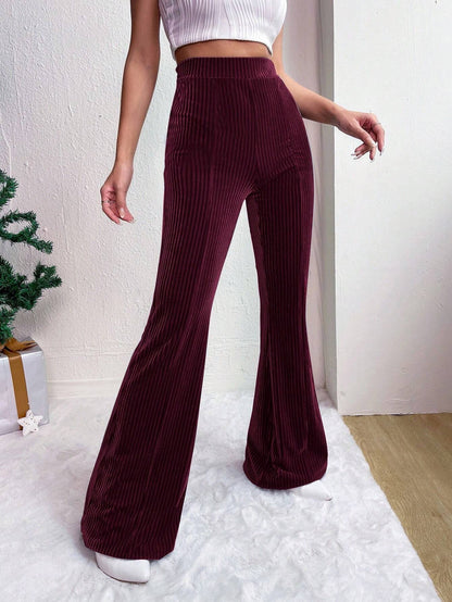 Damen Elegante und bequeme Samthose mit vertikalen Streifen Stalluxe