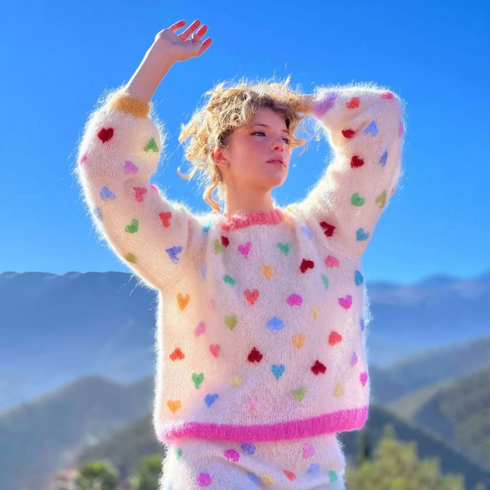 Damen Pullover mit farbenfrohen Herz-Applikationen und weichem Material Stalluxe
