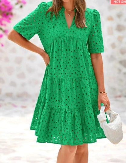 Damen luftiges Kleid mit trendigem Lochmuster und voluminöser Silhouette Stalluxe