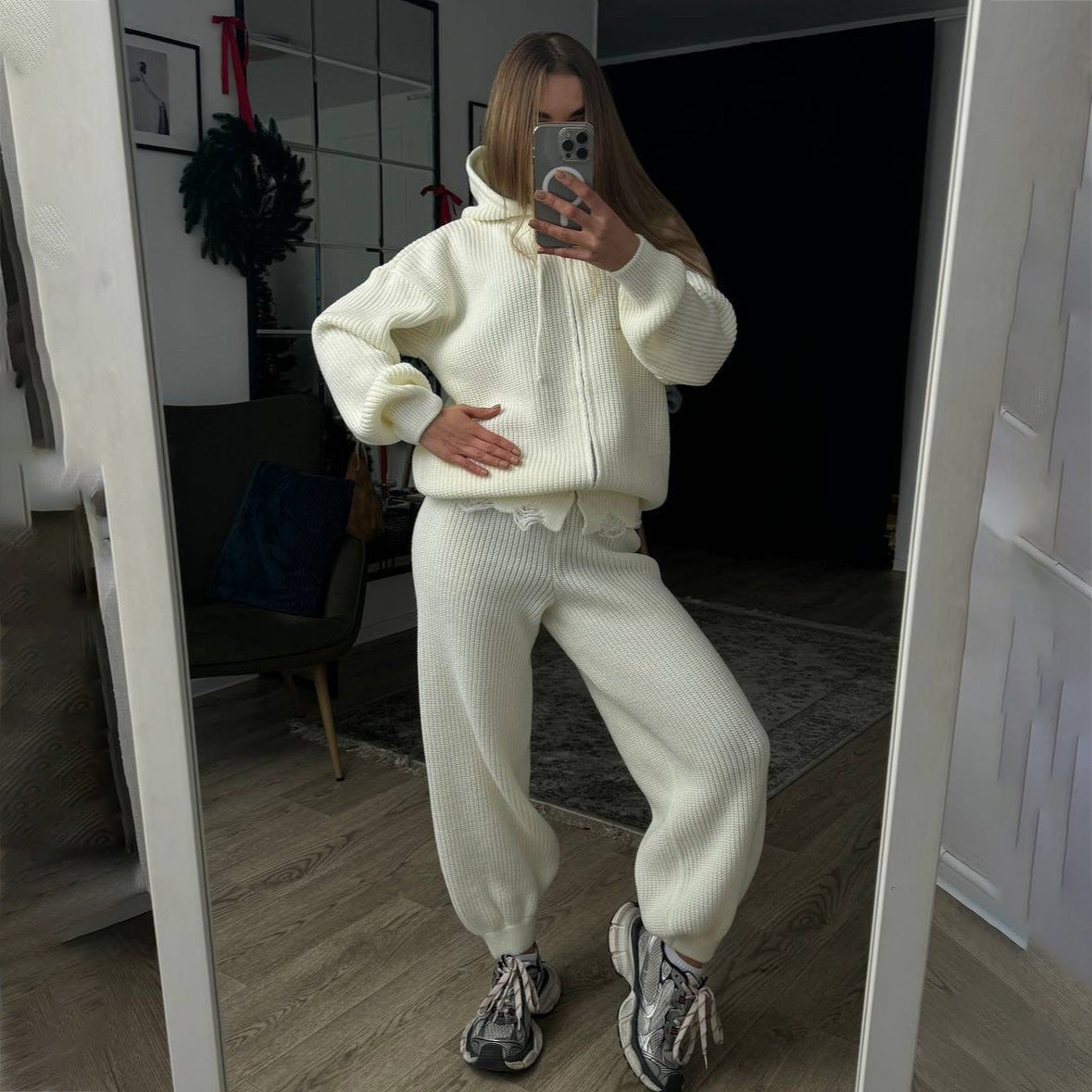 Damen Strickanzug mit lässigem Schnitt und modernem Hoody Stalluxe