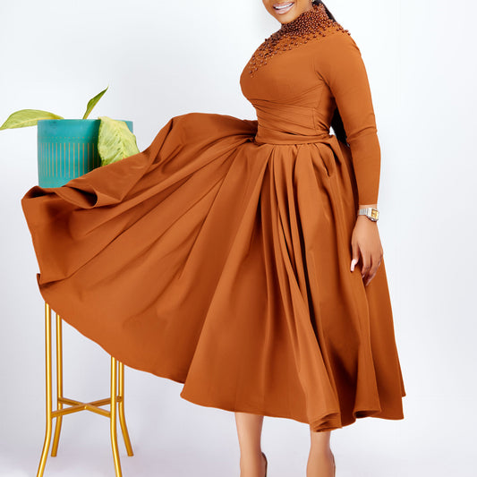 Damen Elegantes Kleid mit dekorativem Perlenbesatz und Wickeldesign Stalluxe