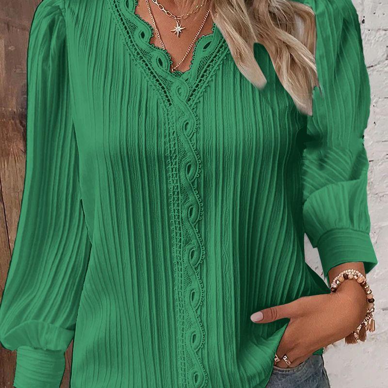 Damen Bluse mit raffiniertem Falten-Design und eleganten Spitzenakzenten Stalluxe