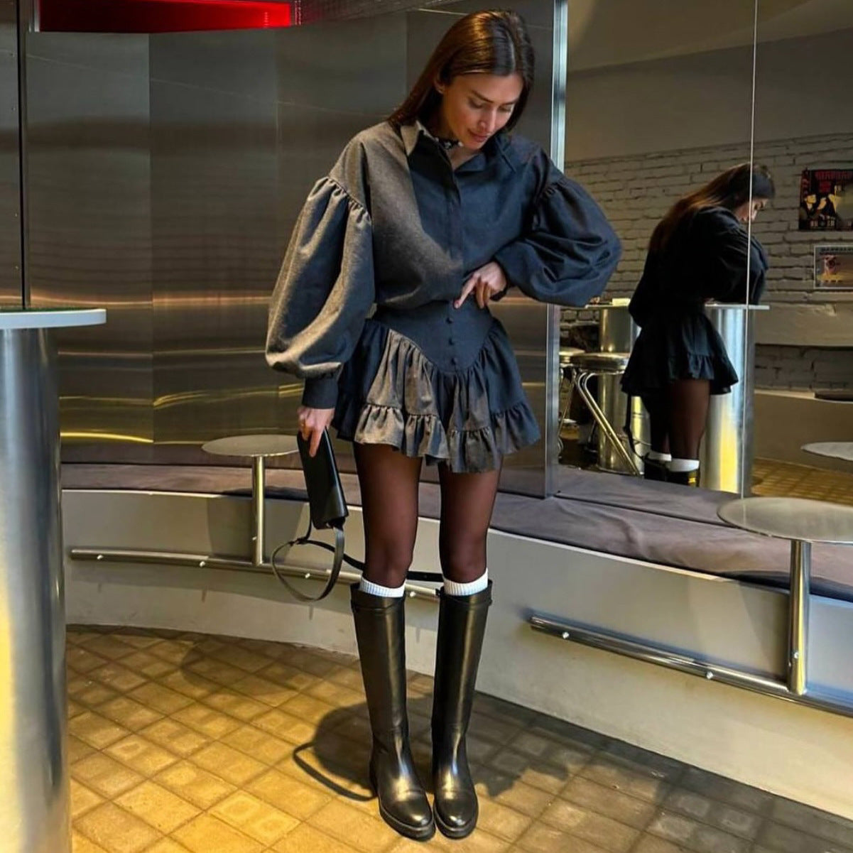 Damen Karottenkleid mit voluminösen Ärmeln und verspieltem Rüschensaum Stalluxe