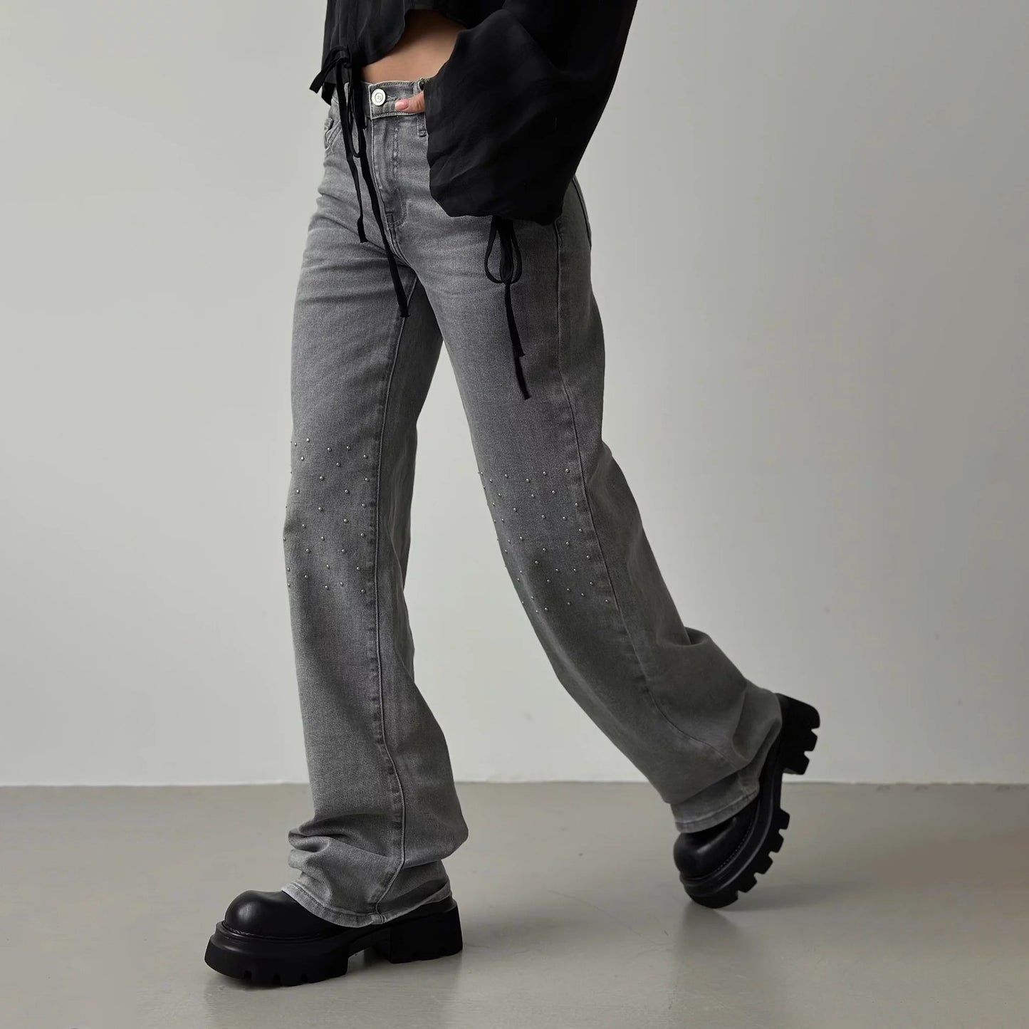 Damen Hochgeschnittene Jeans mit modischem Distressed-Design und originellen Nieten Stalluxe