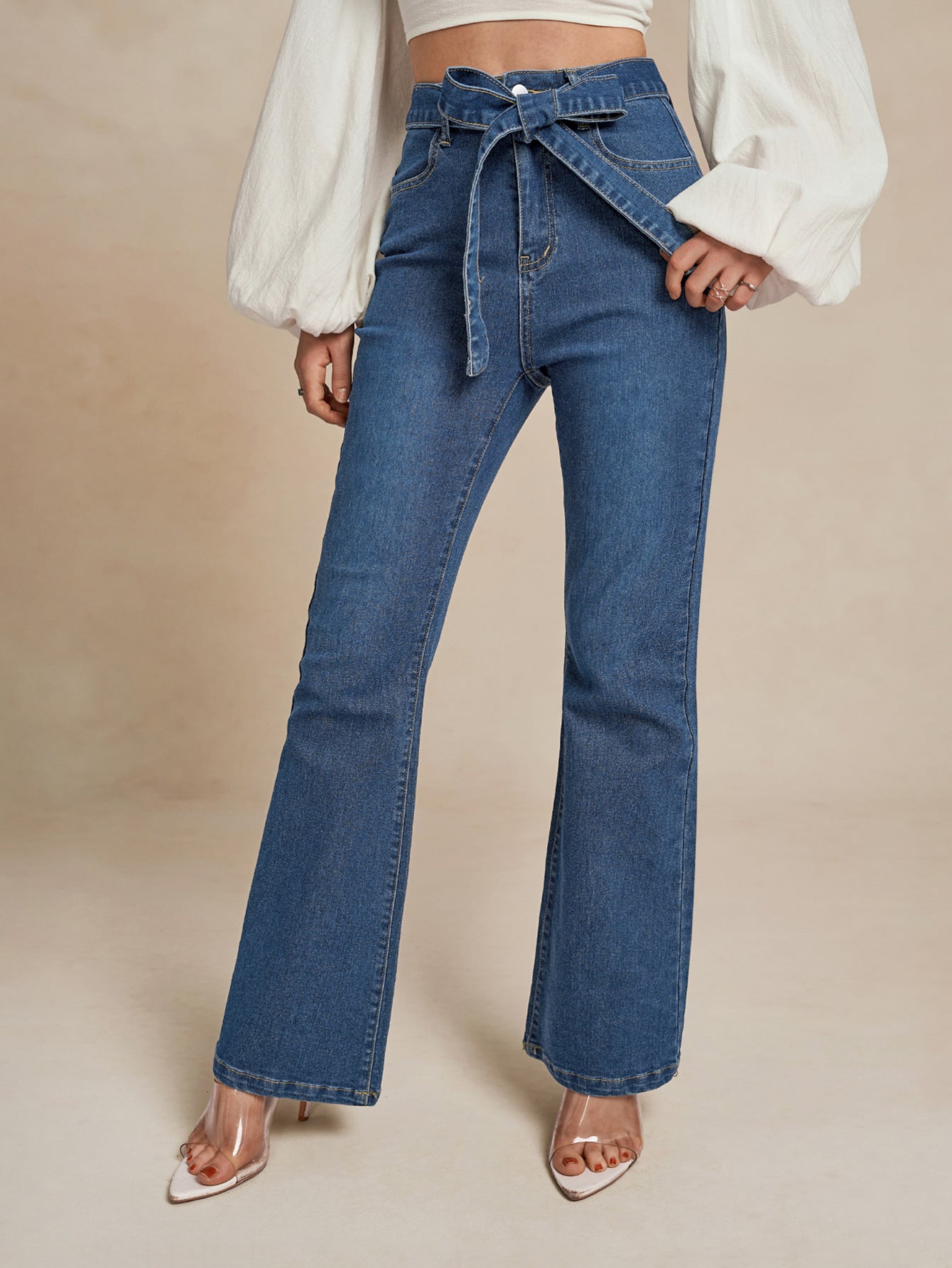 Damen Hohe Taille Jeans mit lässigem Schlag und dekorativem Bund Stalluxe