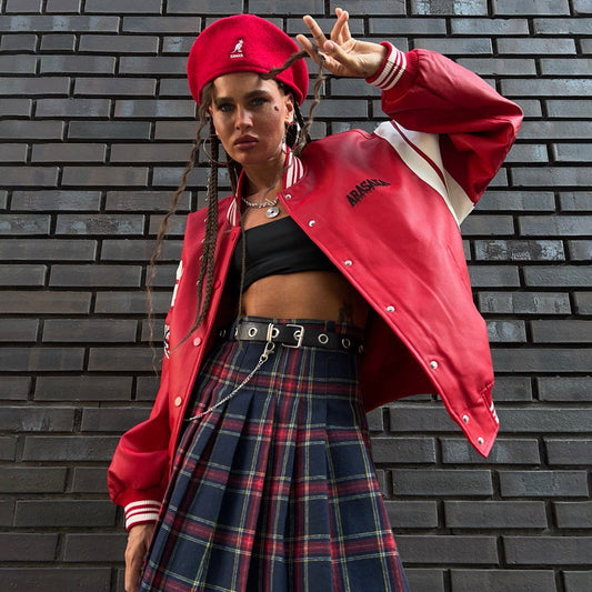 Damen Collegejacke mit sportlicher Passform und kontrastierenden Ärmeln Stalluxe