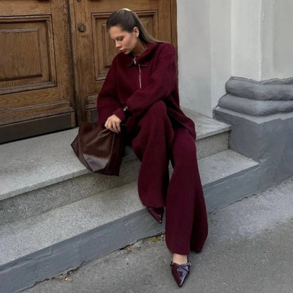 Damen Strickanzug mit hohem Kragen und modernem Reißverschluss Stalluxe Bordeauxrot F