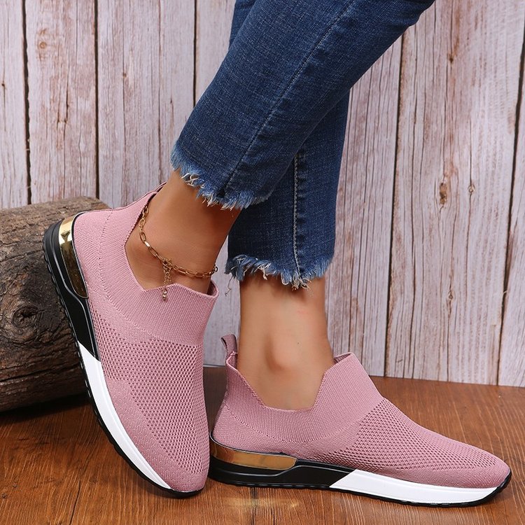 Damen Slip-On Sneakers mit atmungsaktivem Strick-Obermaterial und modischen Akzenten Stalluxe