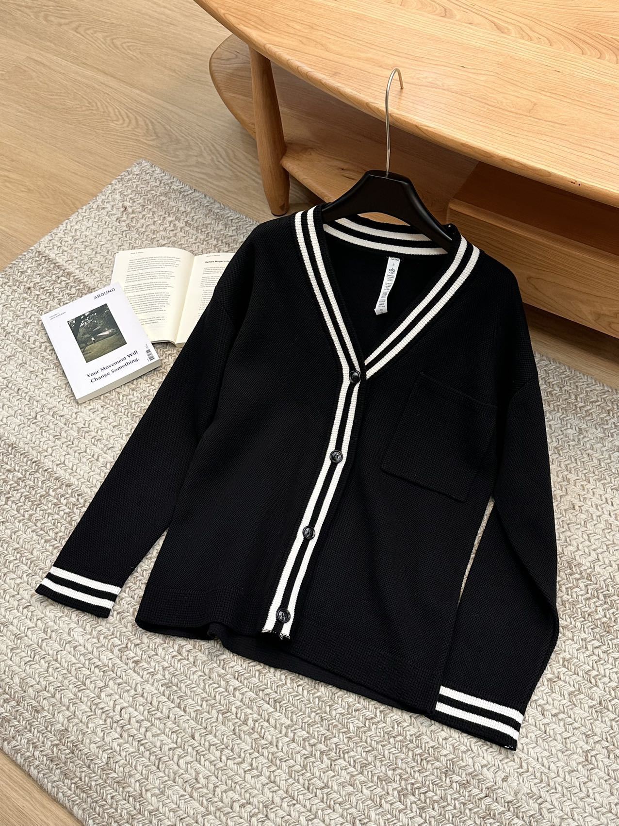 Damen Waffelstrick Cardigan mit sportlichem V-Ausschnitt und Brusttasche Stalluxe