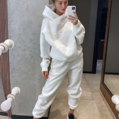 Damen lässiger Hoodie mit lässiger Jogginghose im modernen Schnitt Stalluxe