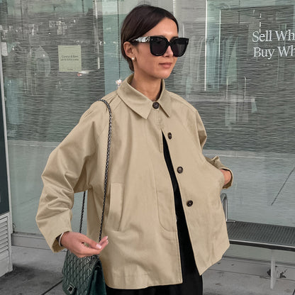 Damen modische Arbeitsjacke mit breitem Kragen und praktischen Taschen Stalluxe