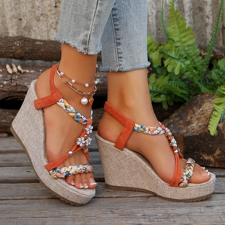 Damen Wedge-Sandalen mit floralem Detail und rutschfester Sohle Stalluxe