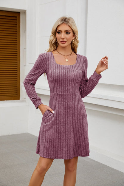 Damen Strickkleid mit Quadrat-Auschnitt und Taschen Stalluxe
