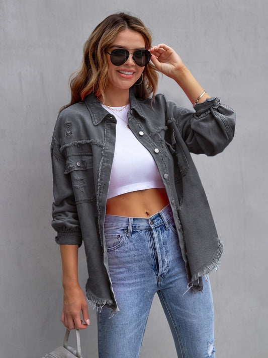 Damen oversized Jeansjacke mit fransigen Säumen und aufgesetzten Taschen Stalluxe