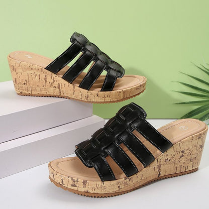 Damen Wedge-Pantoletten mit dekorativen Riemen und komfortablem Fußbett Stalluxe