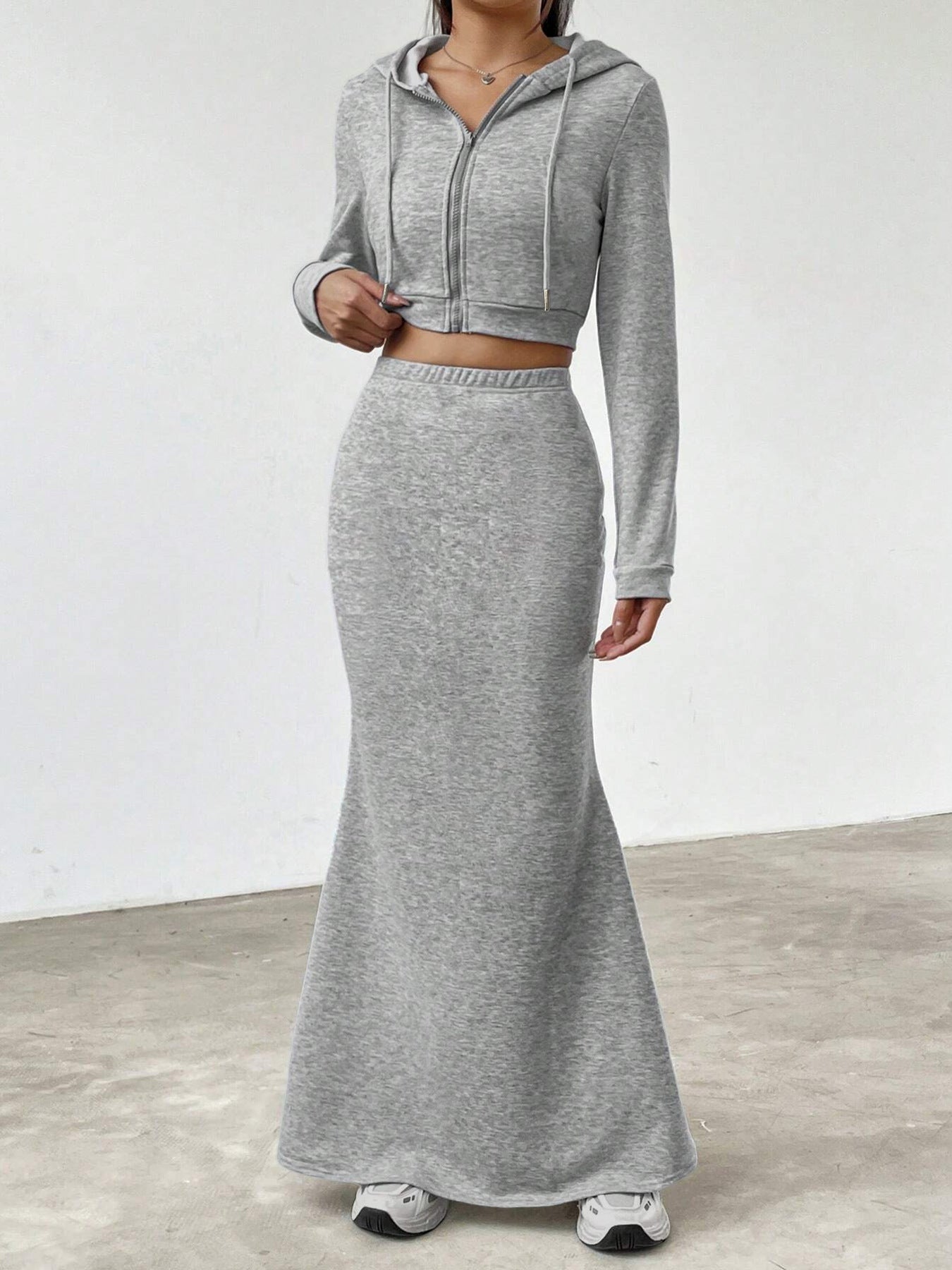 Damen elegantes Cropped Sweatshirt mit hohem Bund und Maxirock Stalluxe