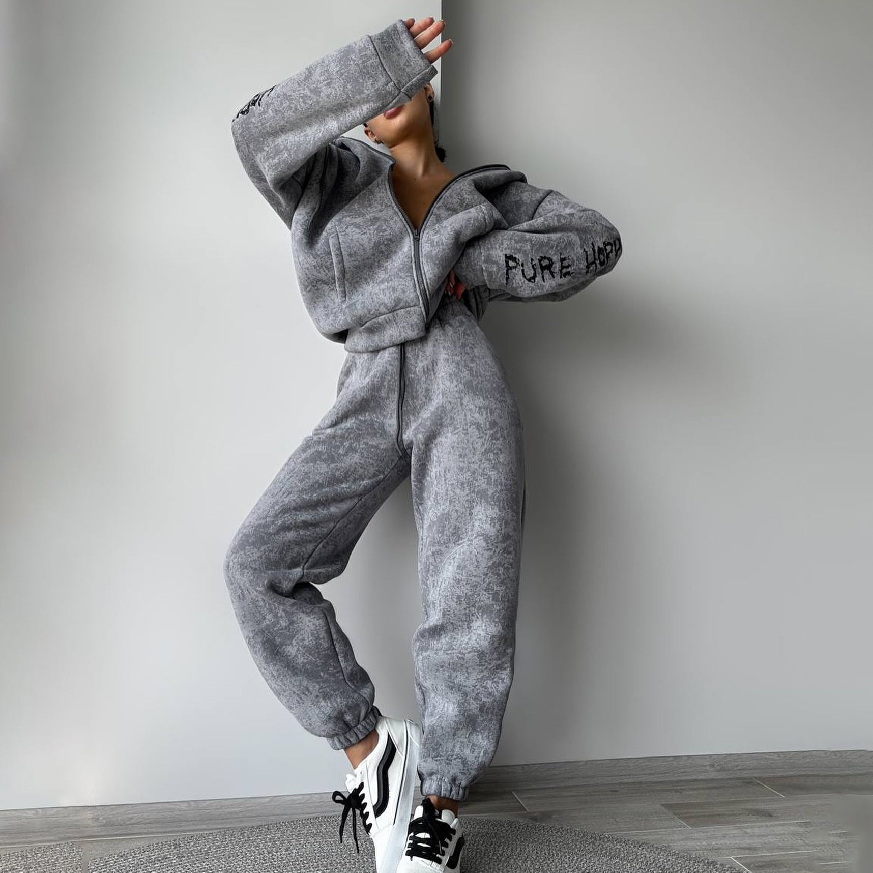 Damen Kapuzenanzug mit sportlichen Akzenten und lässigem Schnitt Stalluxe