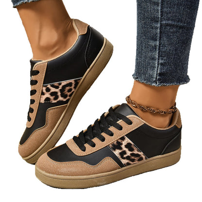 Damen modische Sneakers mit animalischem Print und gepolstertem Fußbett Stalluxe