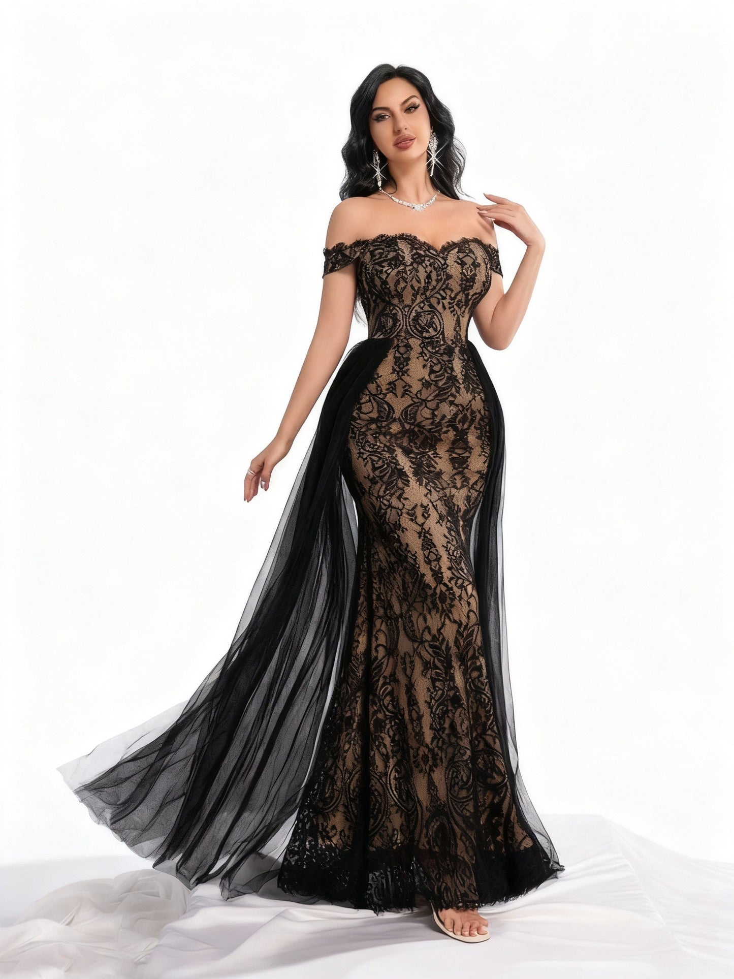 Stalluxe | Unifarbenes Spitzen-Mesh-Abendkleid Schwarz