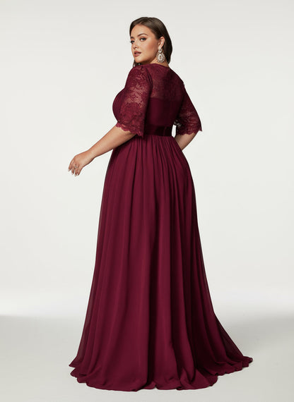 Stalluxe | Schickes Spitzen-Abendkleid in Übergröße mit Kurzarm